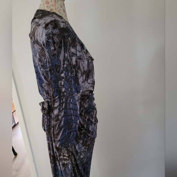 Miss Tina Blue and Black Long Sleeve Dress Size12-14 - Picture 4 of 7